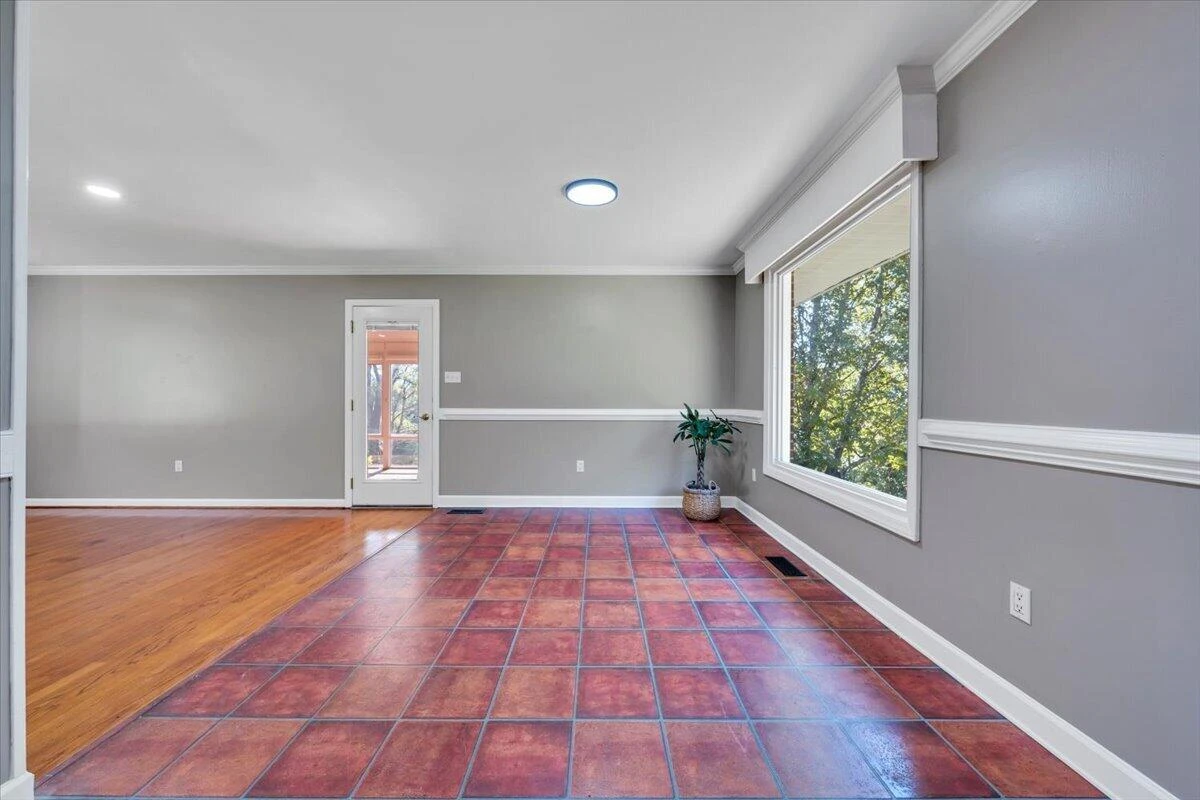 1322 Lakeridge CIR - Photo 35