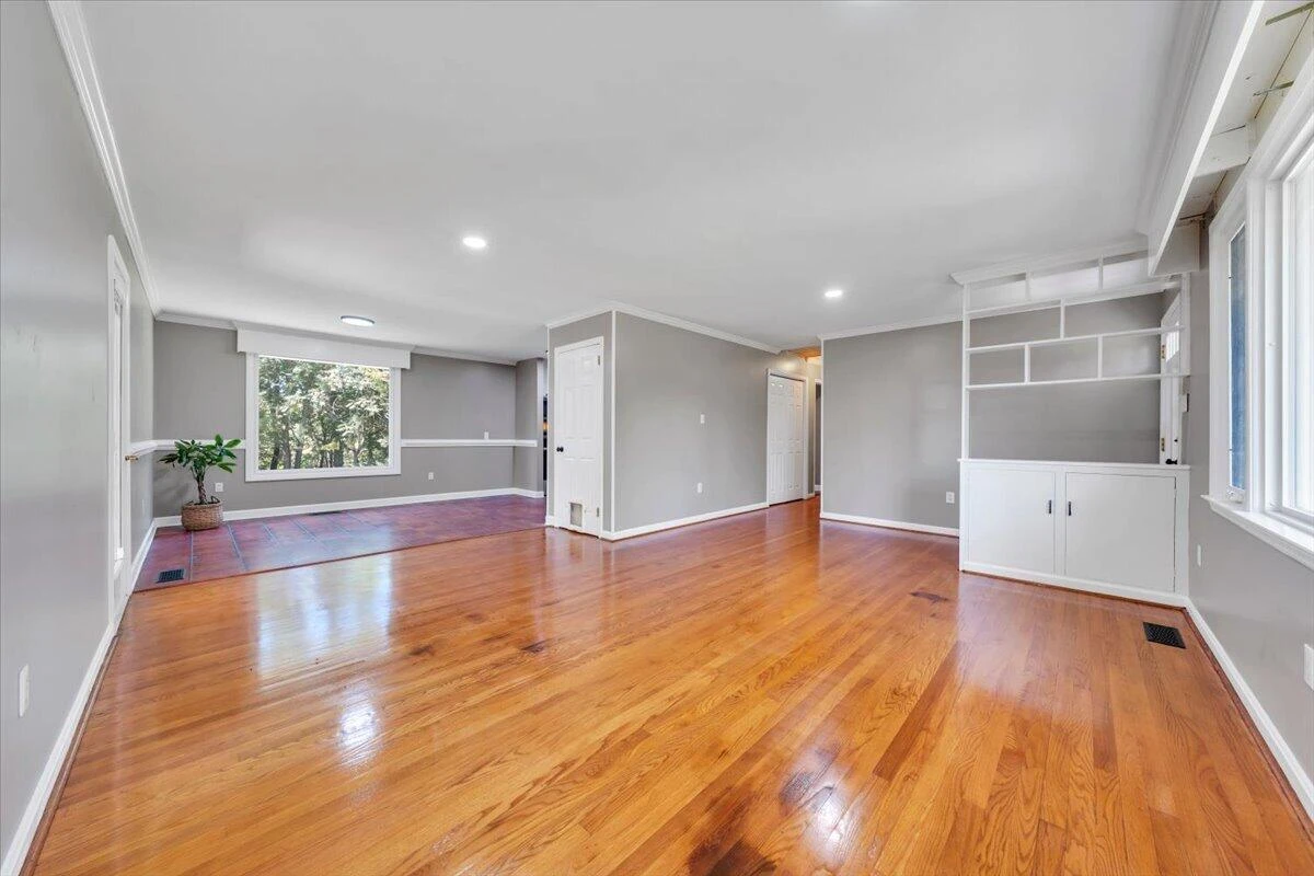 1322 Lakeridge CIR - Photo 37