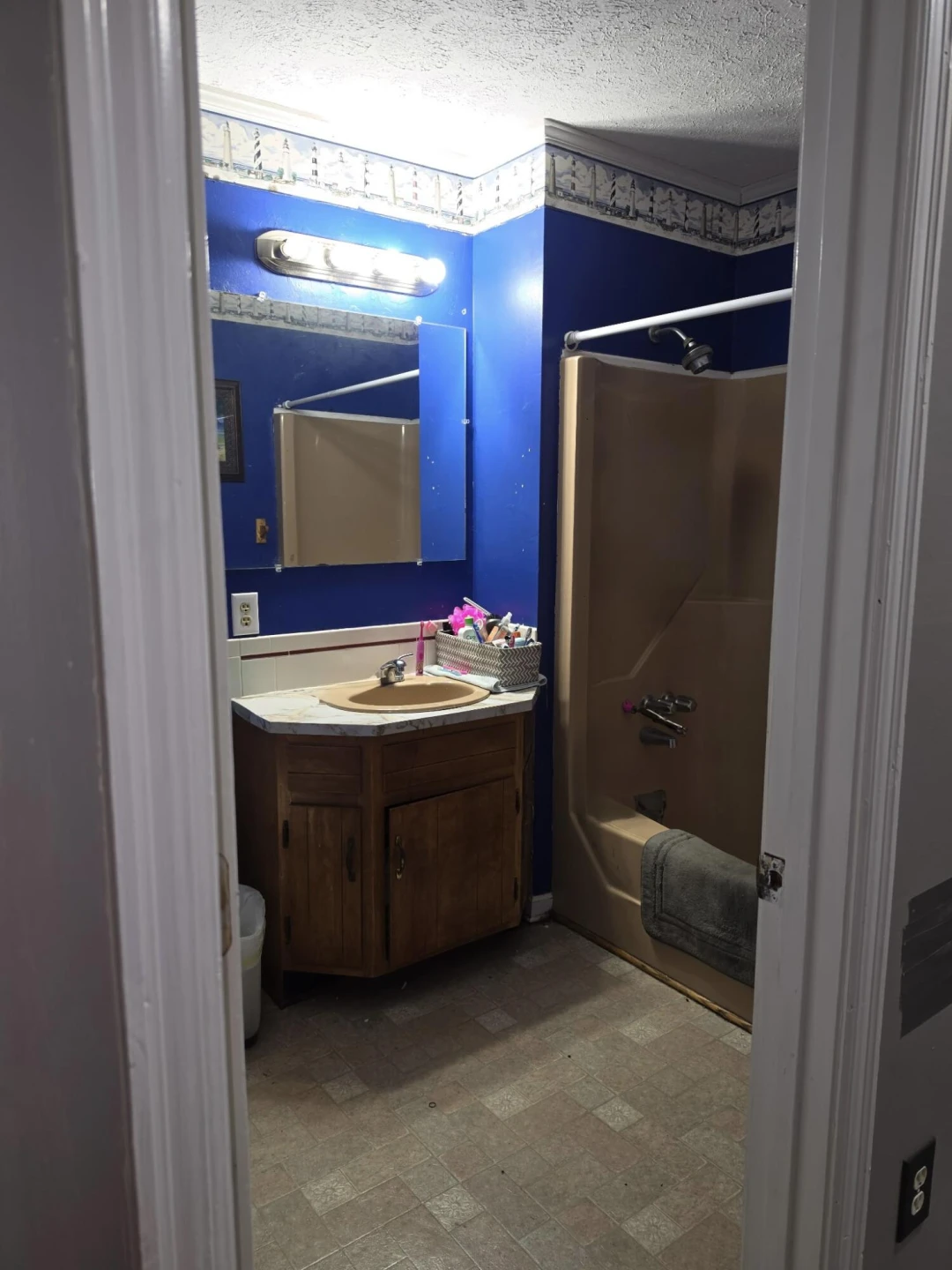 1062 Medina LN - Photo 10