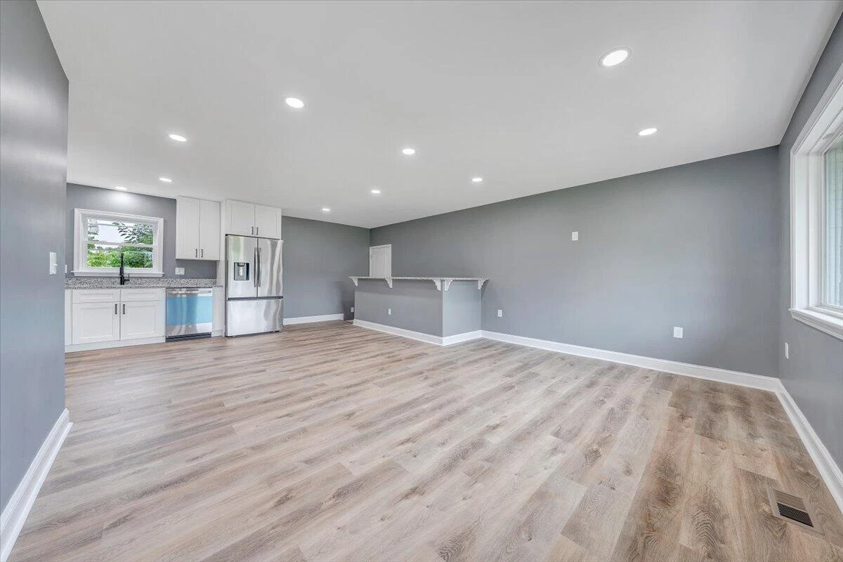 203 Cherryhill RD NW - Photo 5
