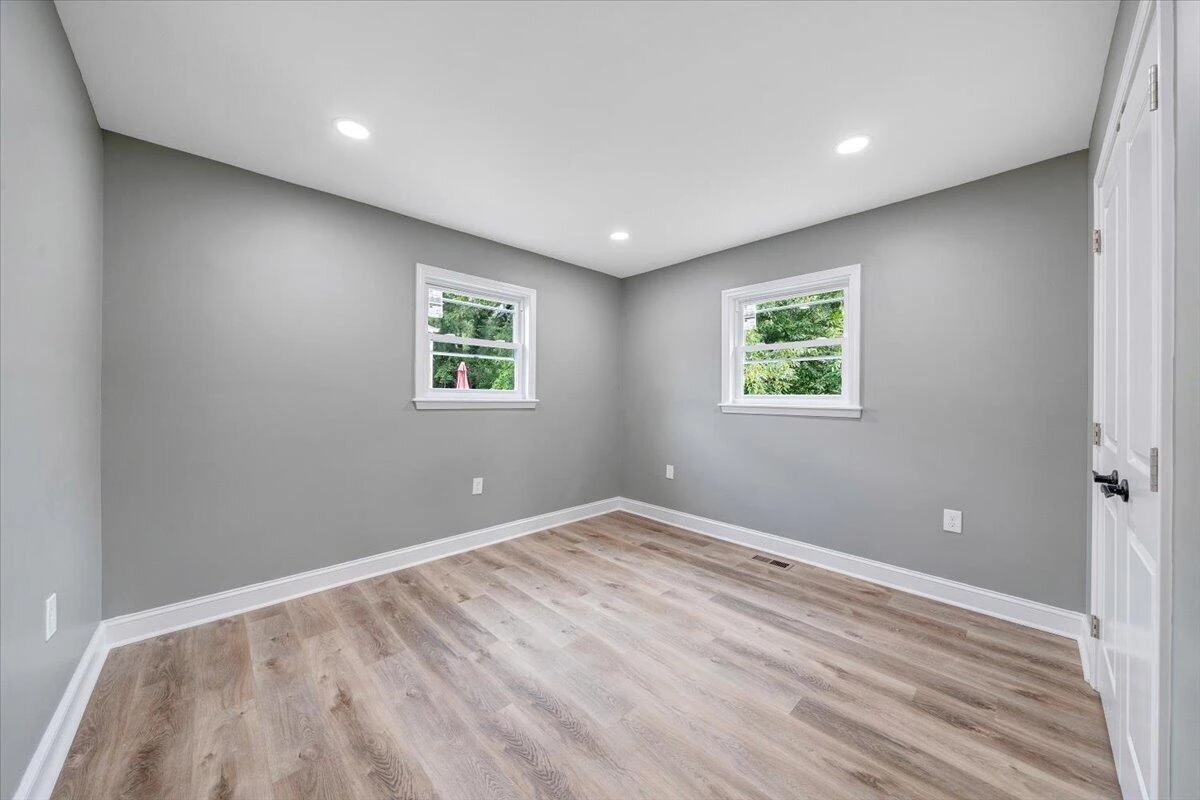 203 Cherryhill RD NW - Photo 17