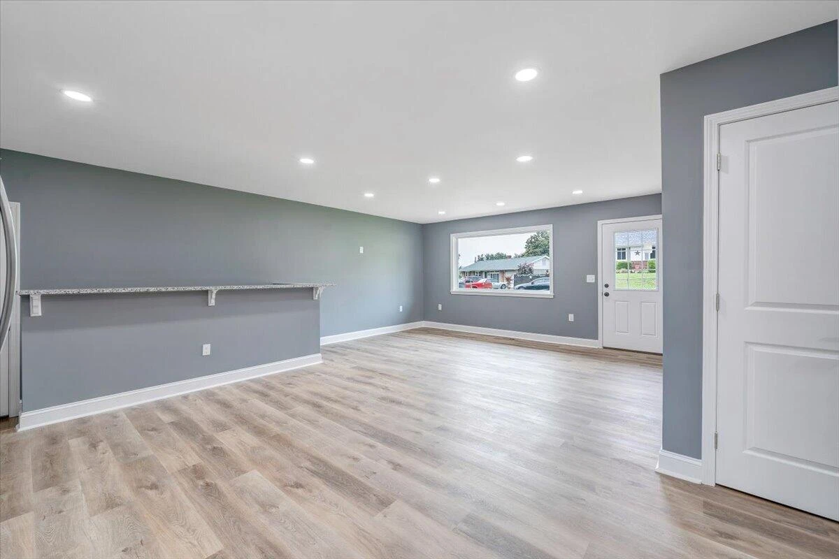 203 Cherryhill RD NW - Photo 18