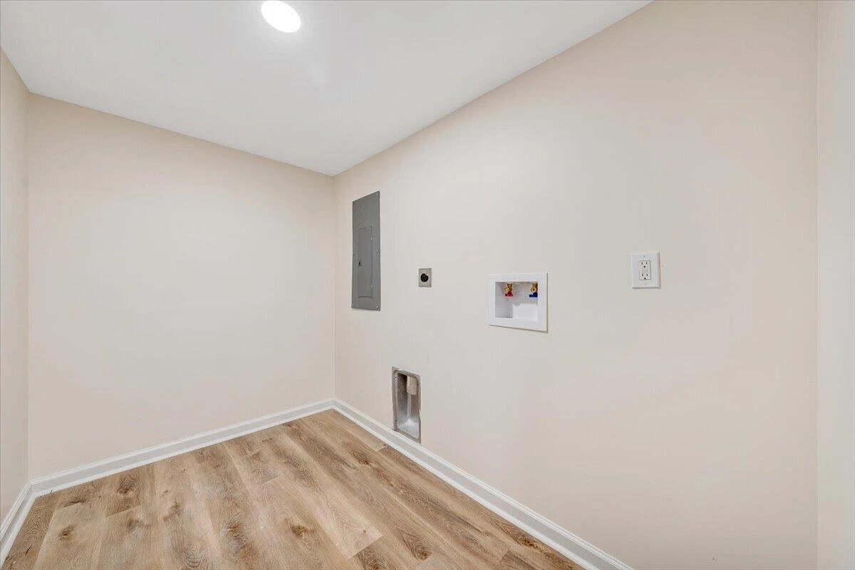 203 Cherryhill RD NW - Photo 24