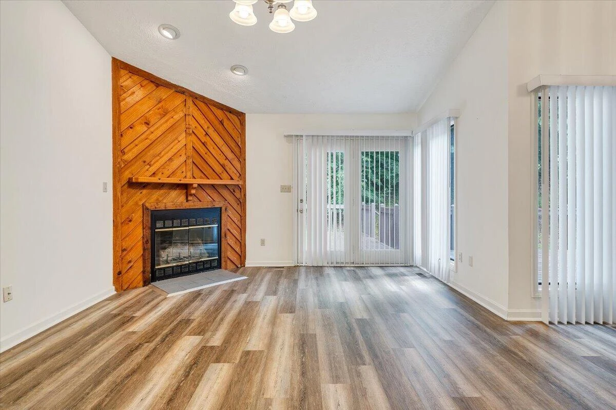 206 Sheppard AVE - Photo 5