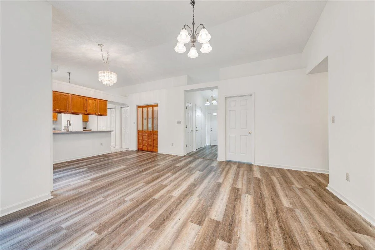 206 Sheppard AVE - Photo 7