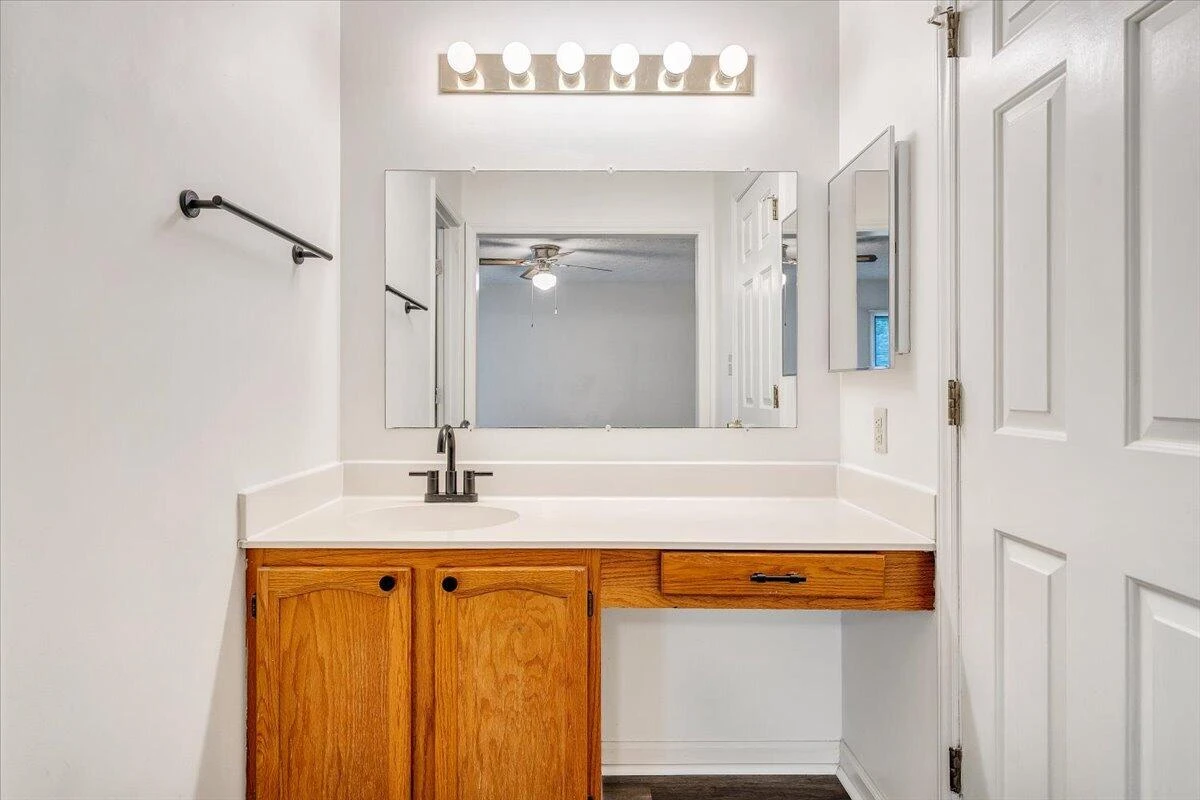 206 Sheppard AVE - Photo 19