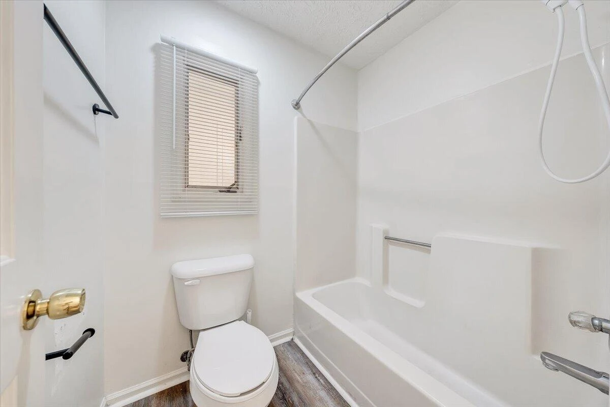 206 Sheppard AVE - Photo 20