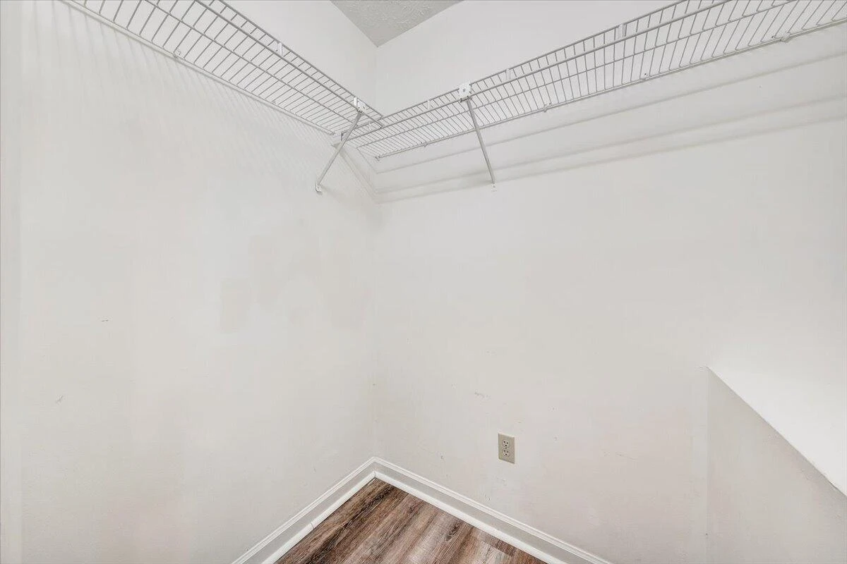 206 Sheppard AVE - Photo 21