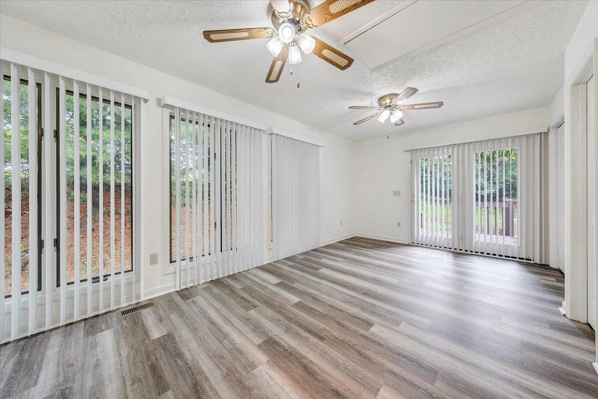 206 Sheppard AVE - Photo 22