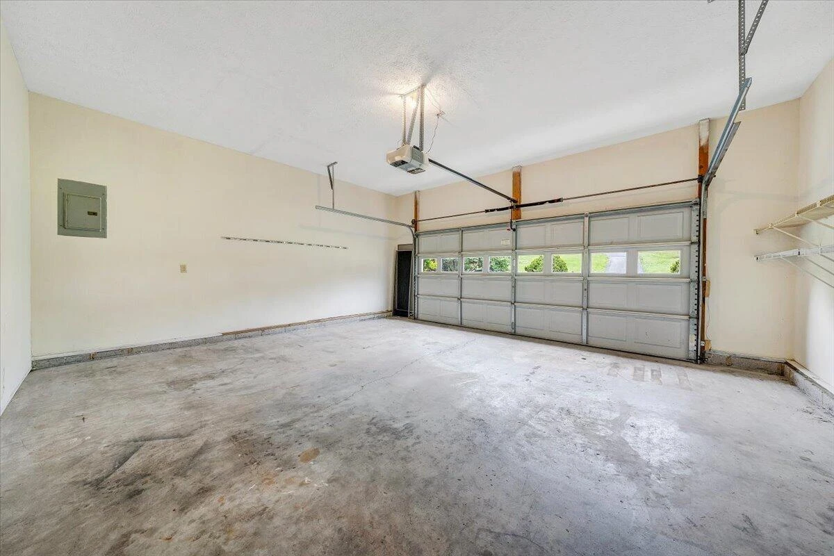 206 Sheppard AVE - Photo 28