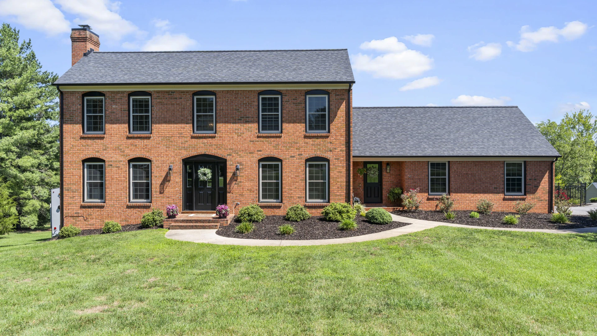 212 N North Branch RD