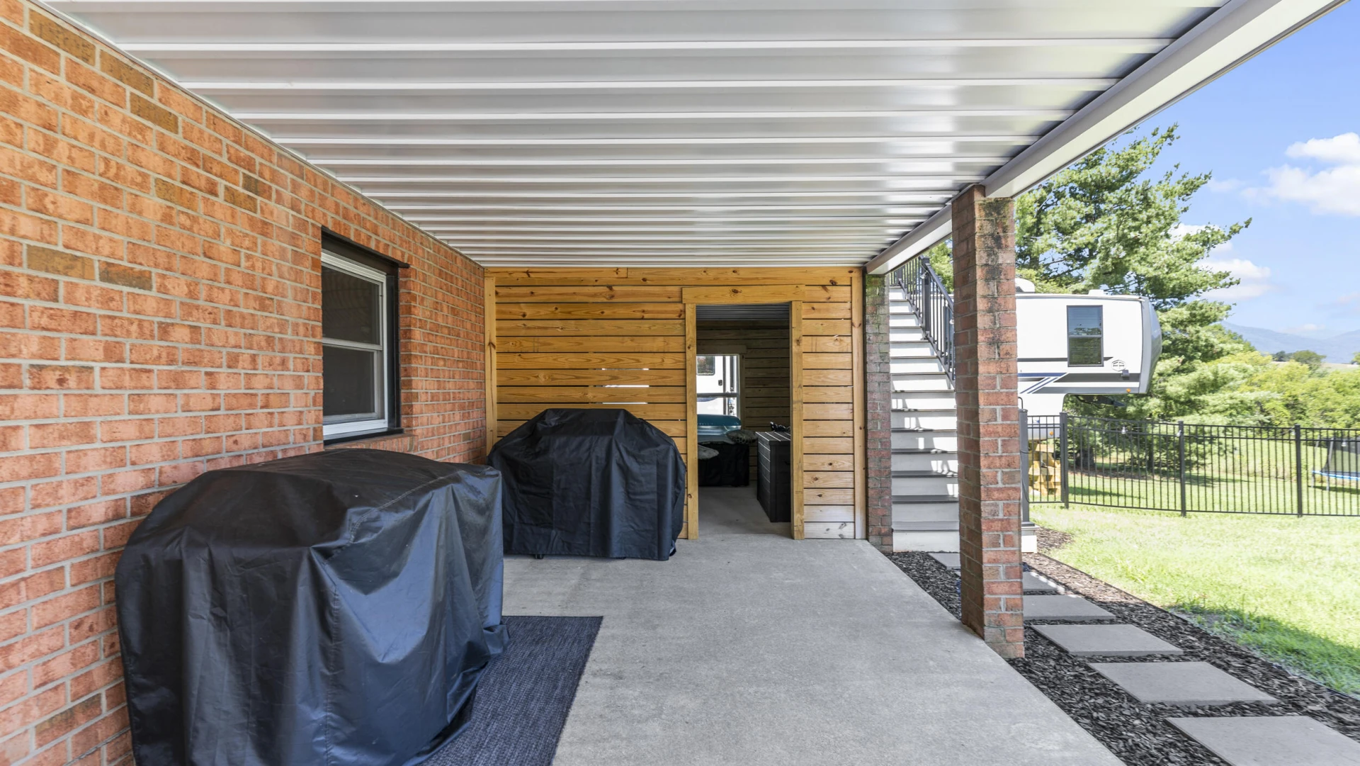 212 N North Branch RD - Photo 53
