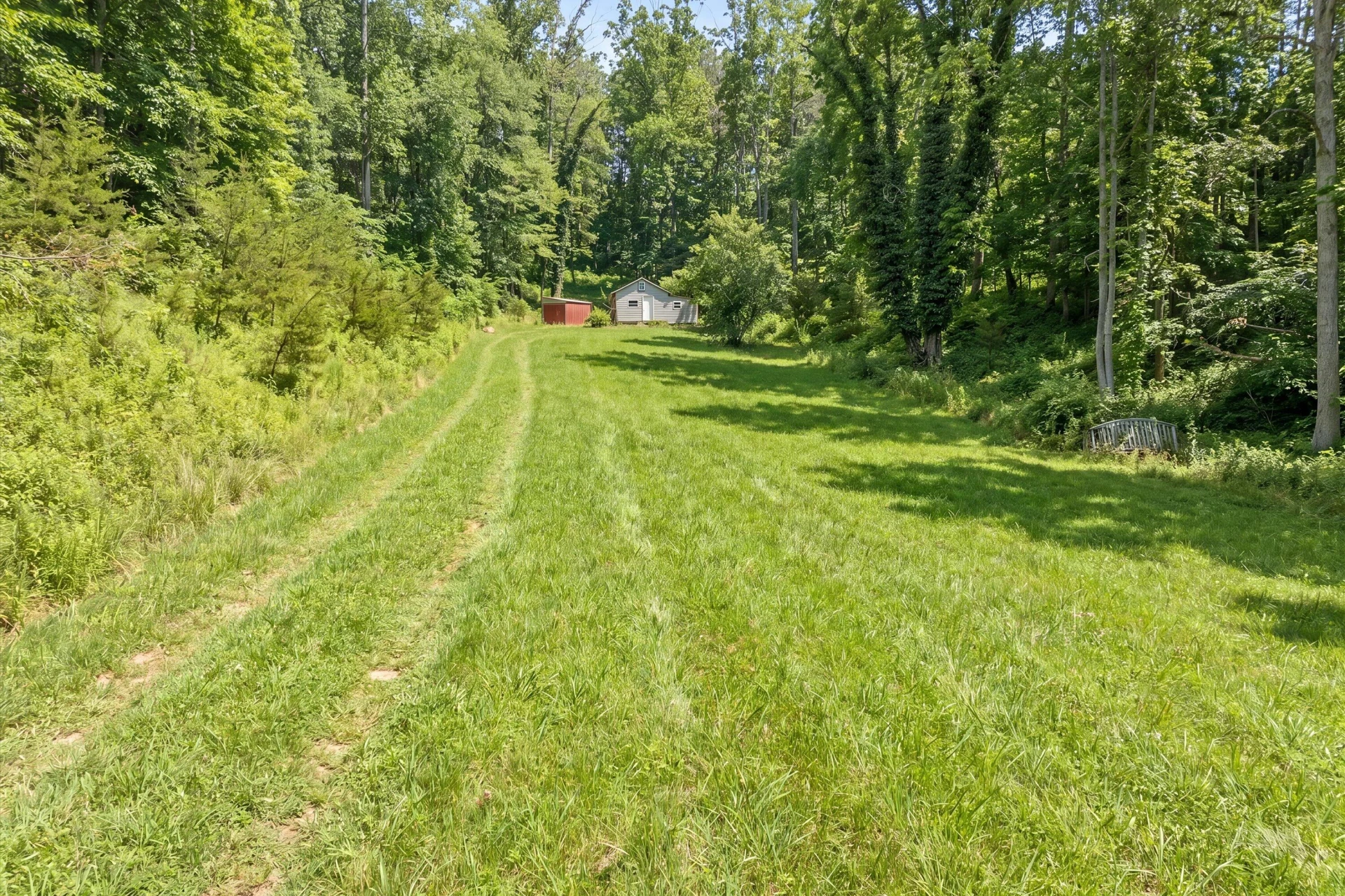 533 COOPERS COVE RD - Photo 2