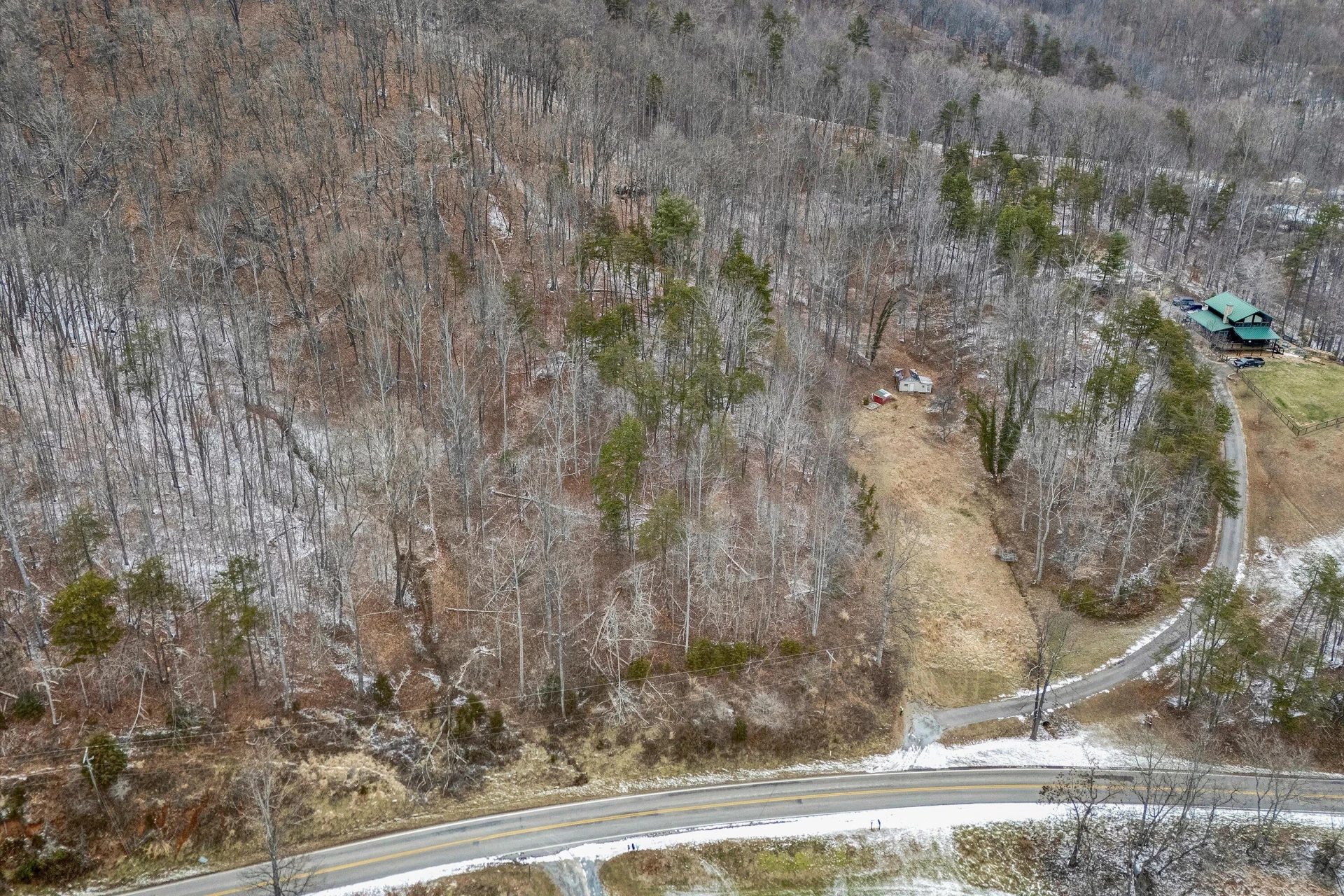 533 COOPERS COVE RD - Photo 6