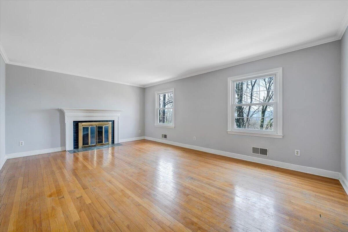 3044 Burnleigh RD SW - Photo 5