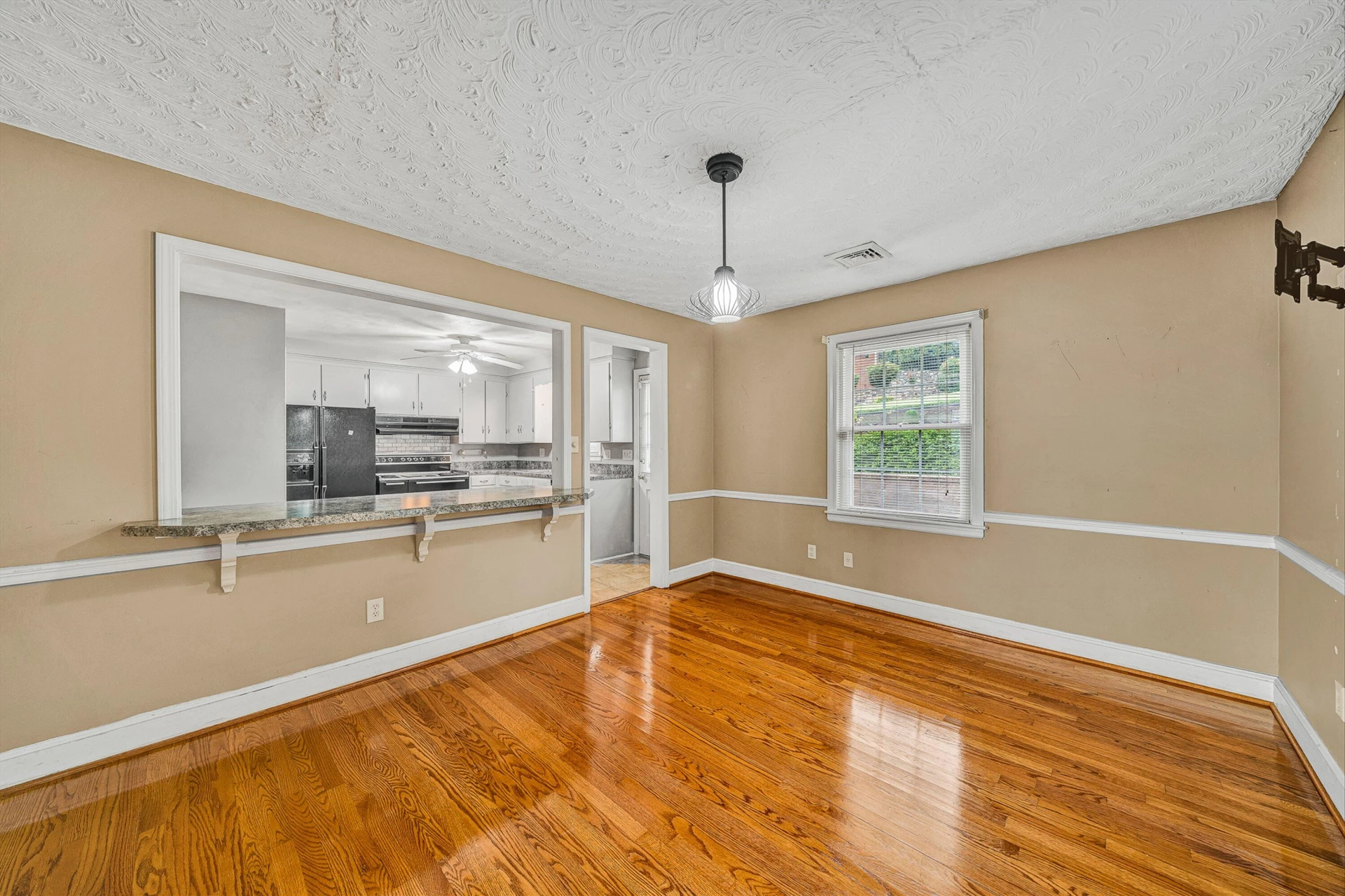 3662 Grandview AVE NW - Photo 7