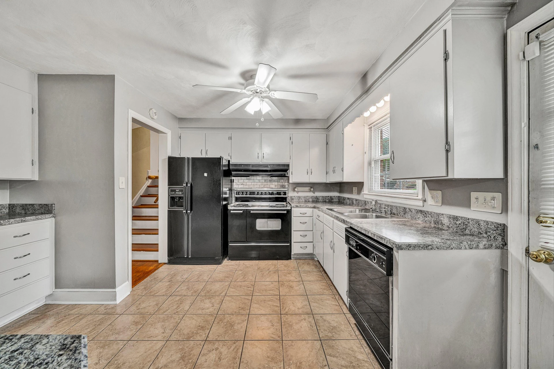 3662 Grandview AVE NW - Photo 8