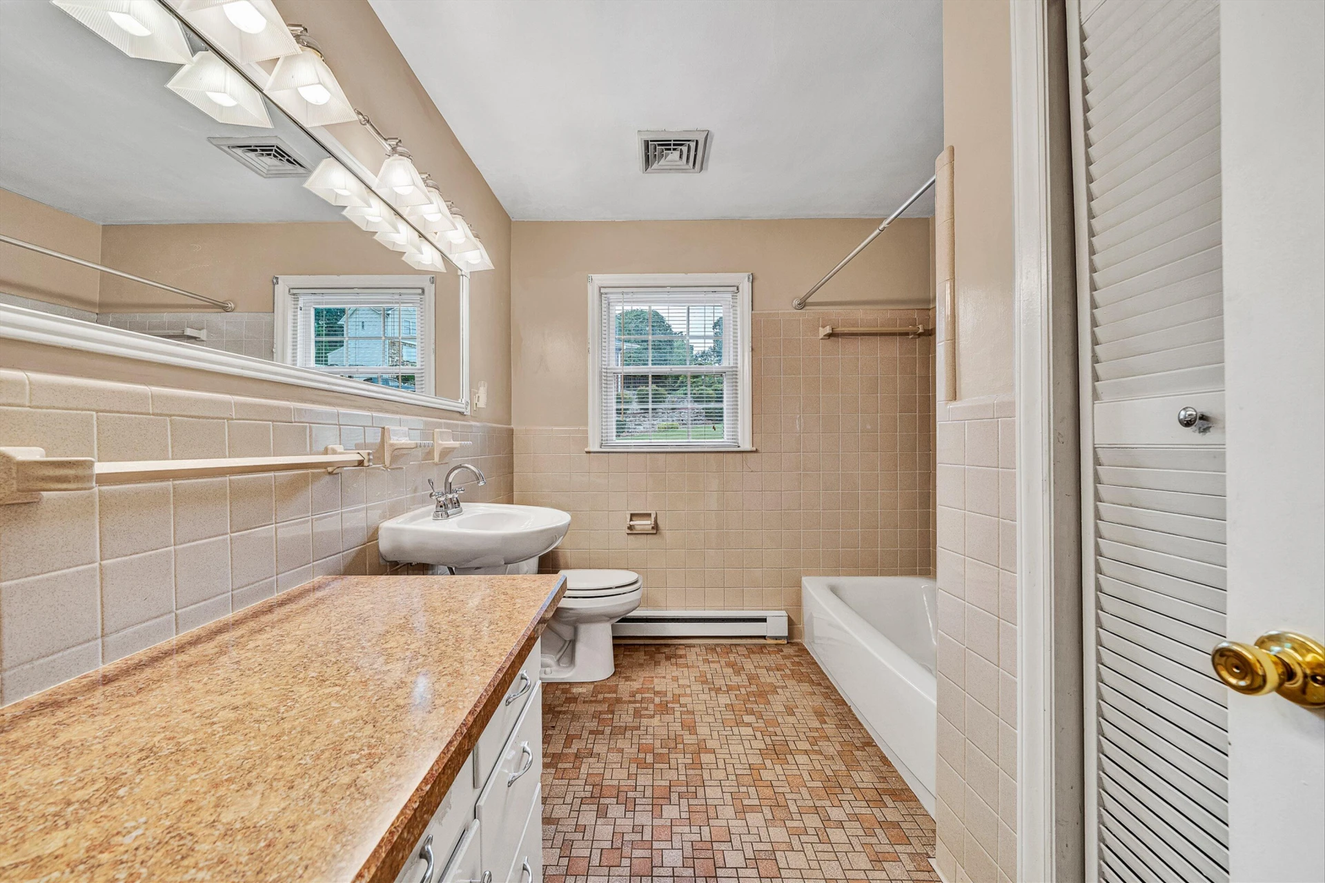 3662 Grandview AVE NW - Photo 12