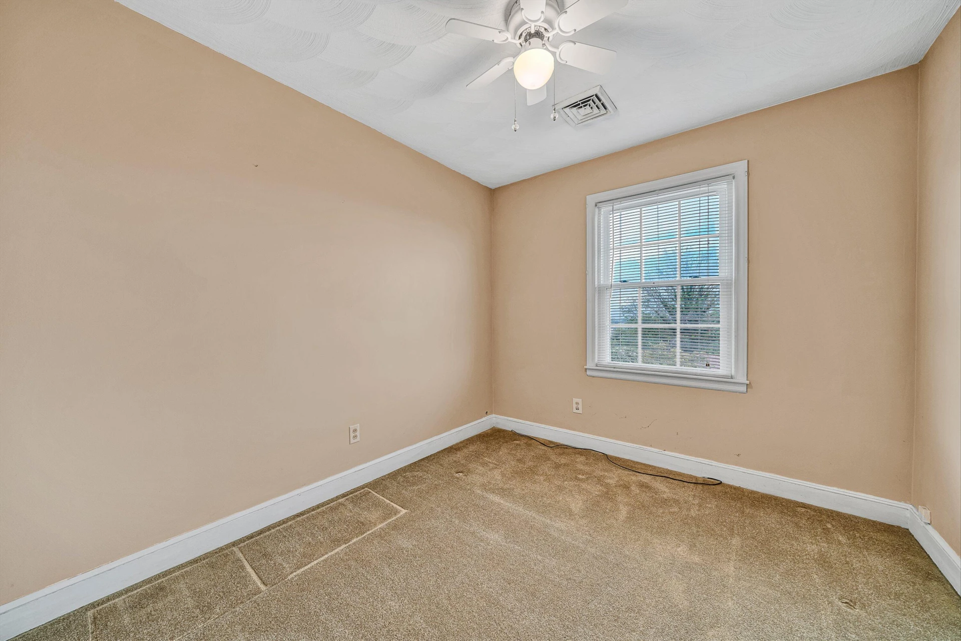 3662 Grandview AVE NW - Photo 15