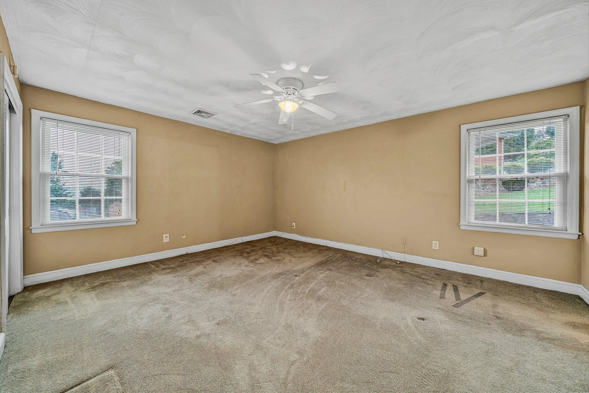 3662 Grandview AVE NW - Photo 17
