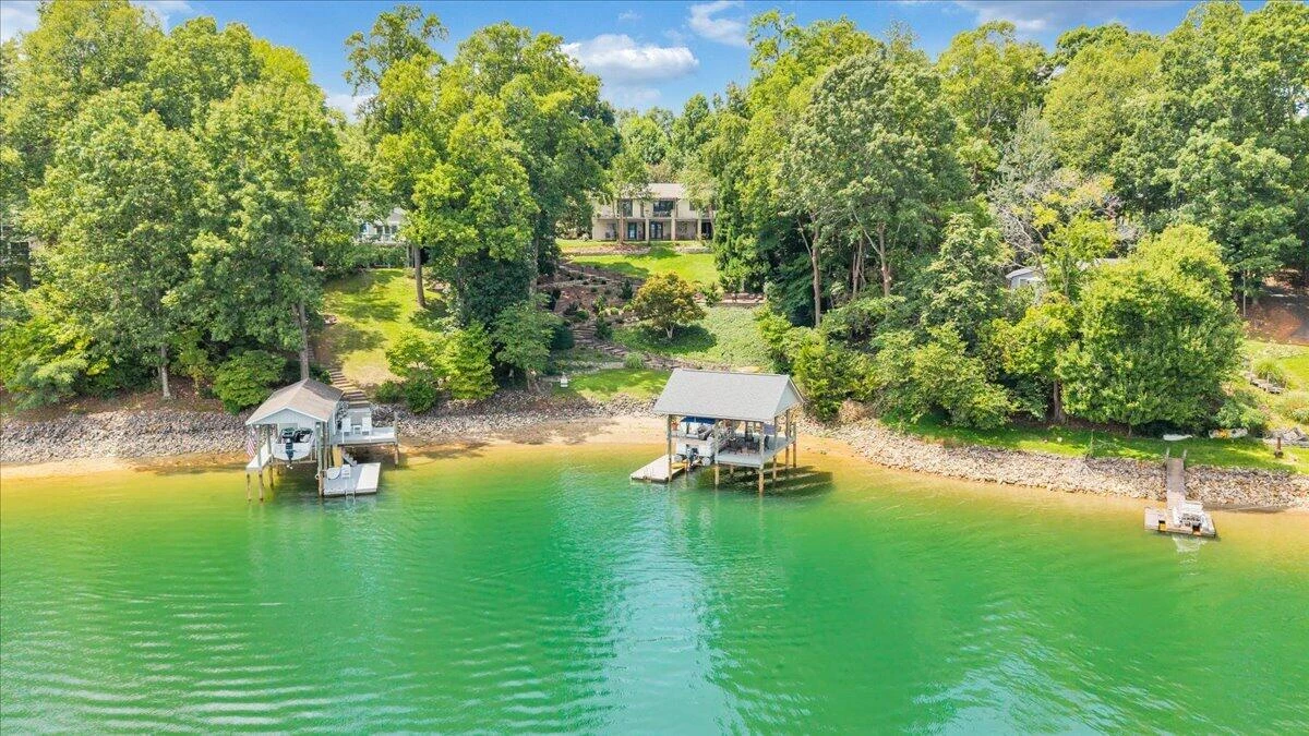 1276 Belle Isle DR - Photo 4