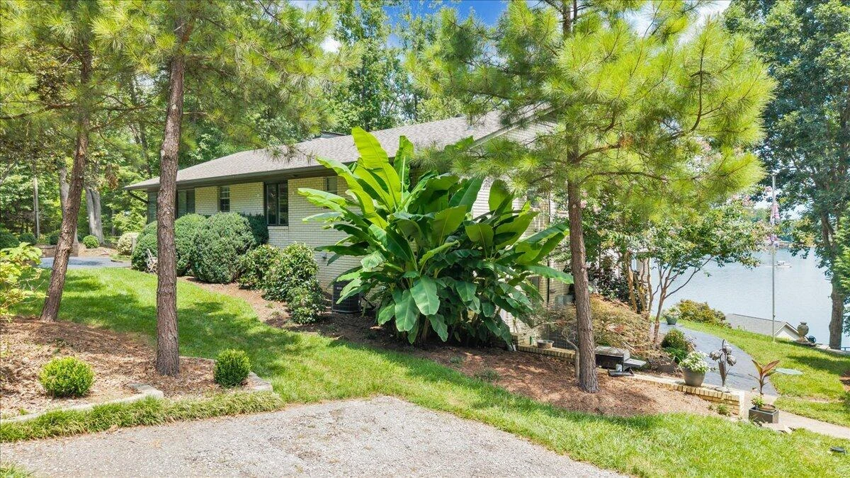 1276 Belle Isle DR - Photo 5