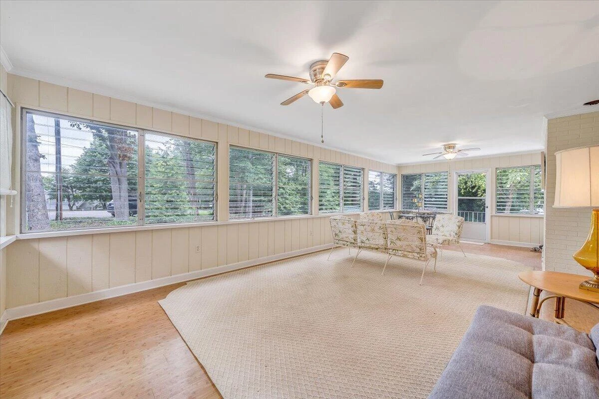 1276 Belle Isle DR - Photo 8