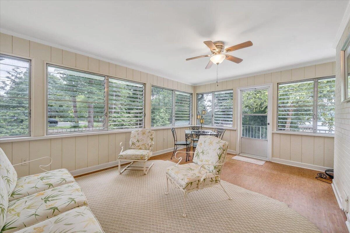 1276 Belle Isle DR - Photo 9