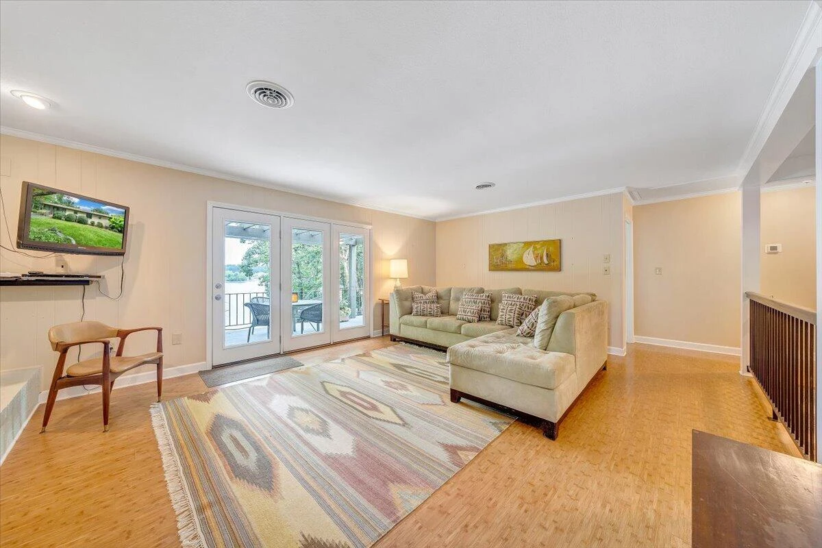1276 Belle Isle DR - Photo 12