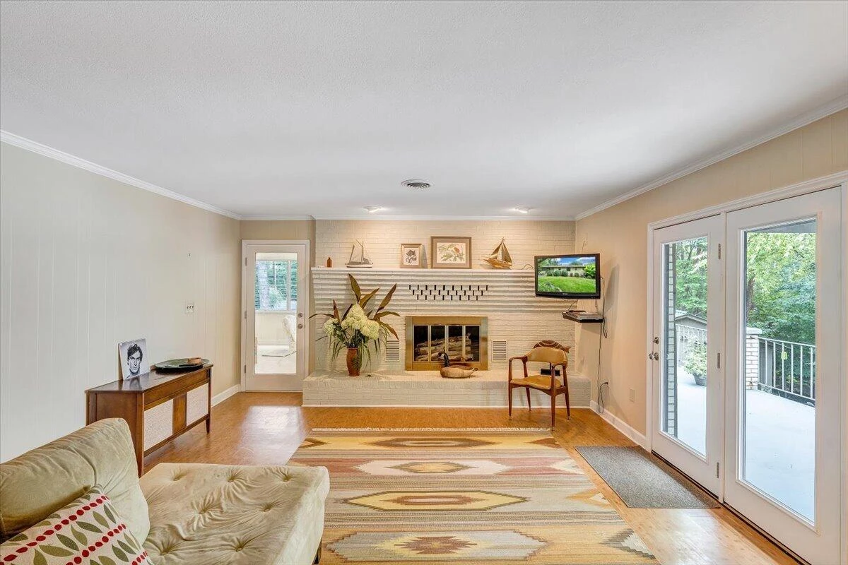 1276 Belle Isle DR - Photo 14