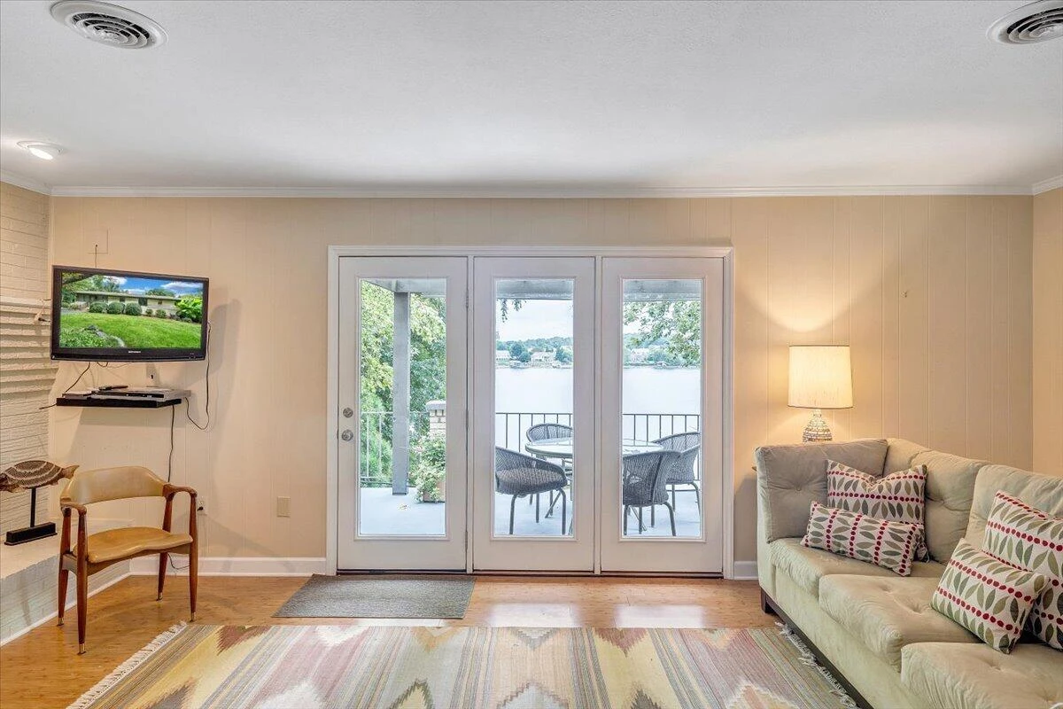 1276 Belle Isle DR - Photo 15