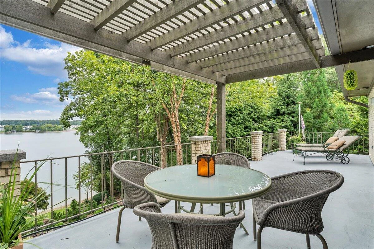 1276 Belle Isle DR - Photo 16
