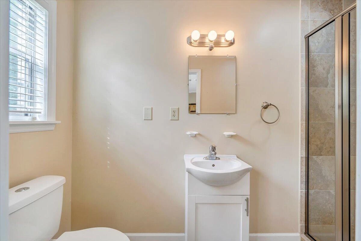 1276 Belle Isle DR - Photo 23