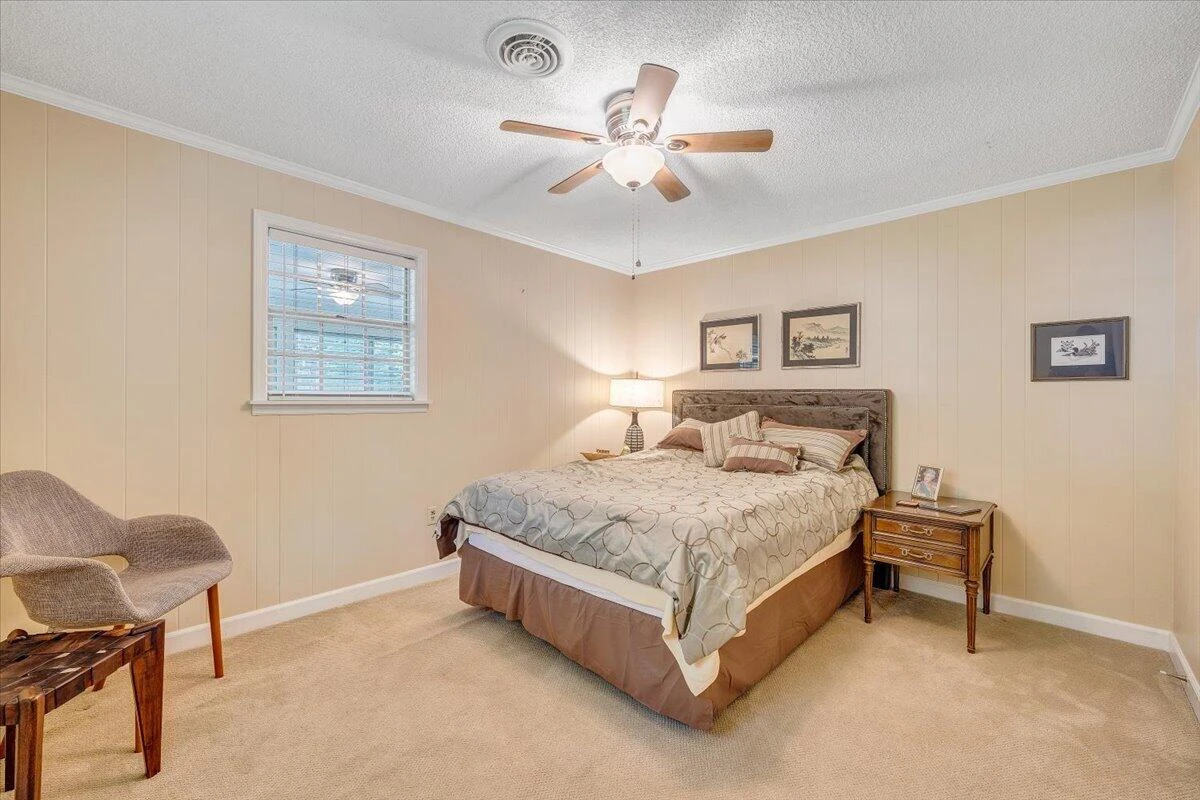 1276 Belle Isle DR - Photo 27