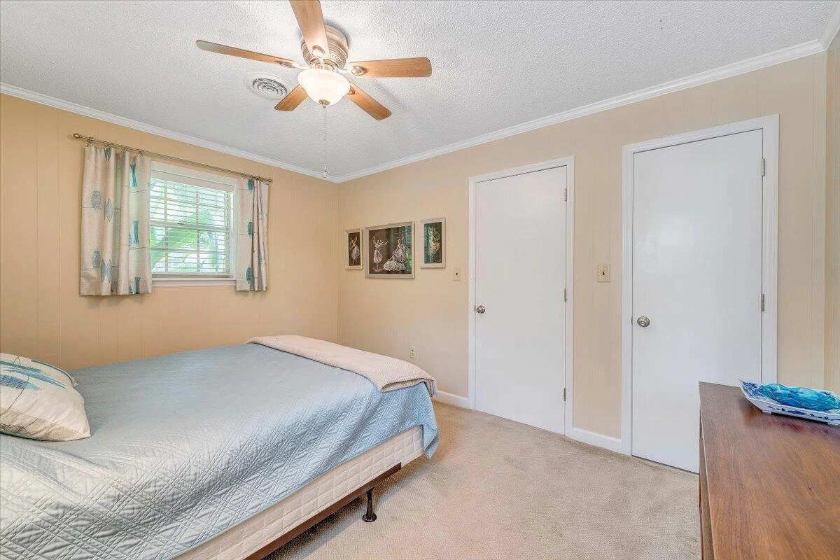 1276 Belle Isle DR - Photo 29