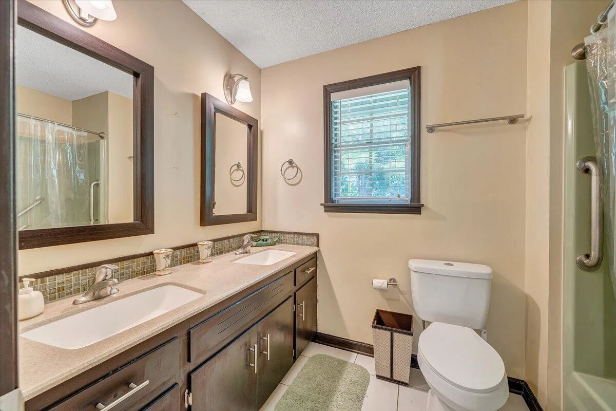 1276 Belle Isle DR - Photo 30