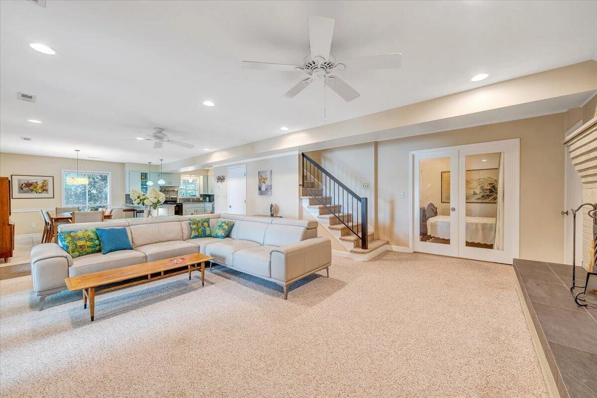 1276 Belle Isle DR - Photo 33