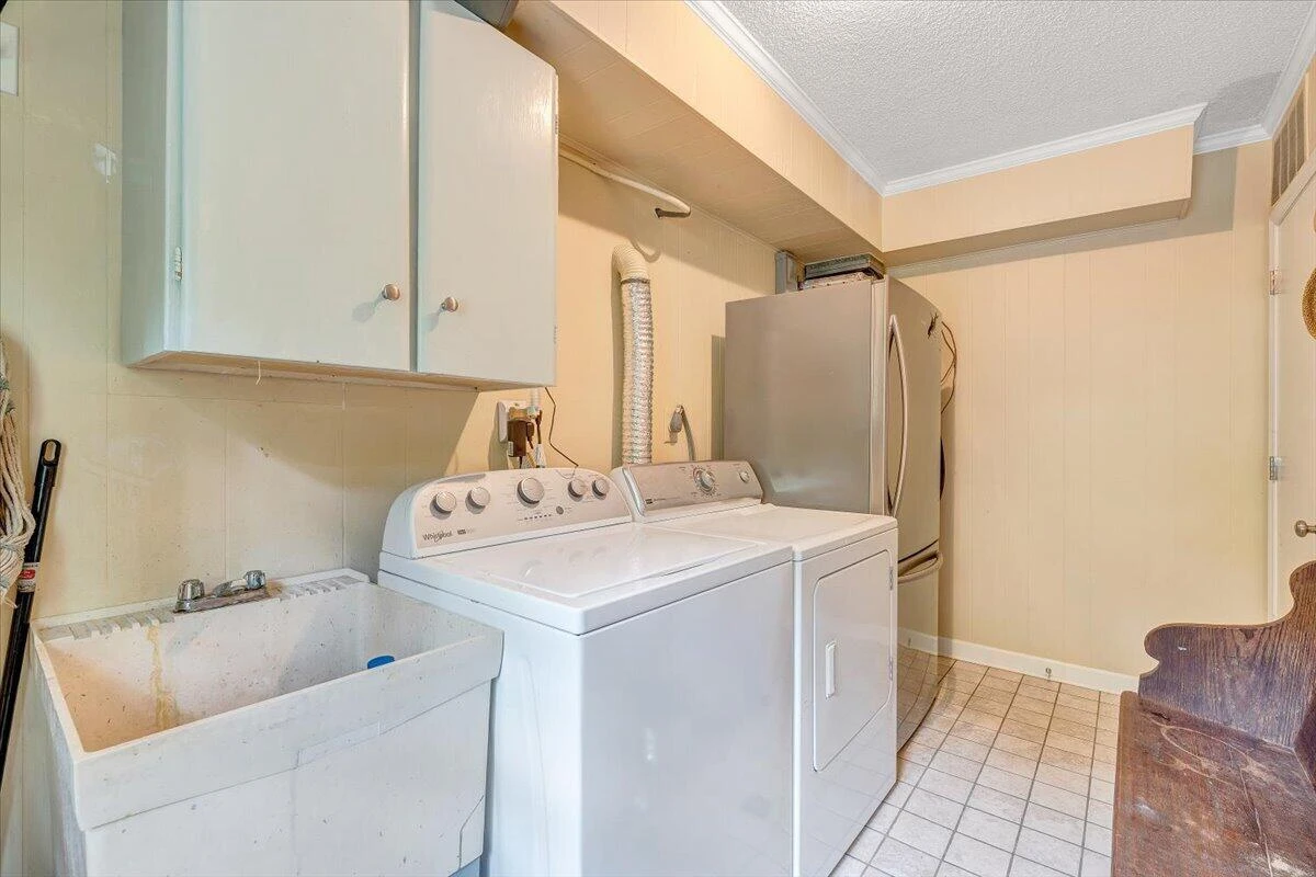 1276 Belle Isle DR - Photo 46