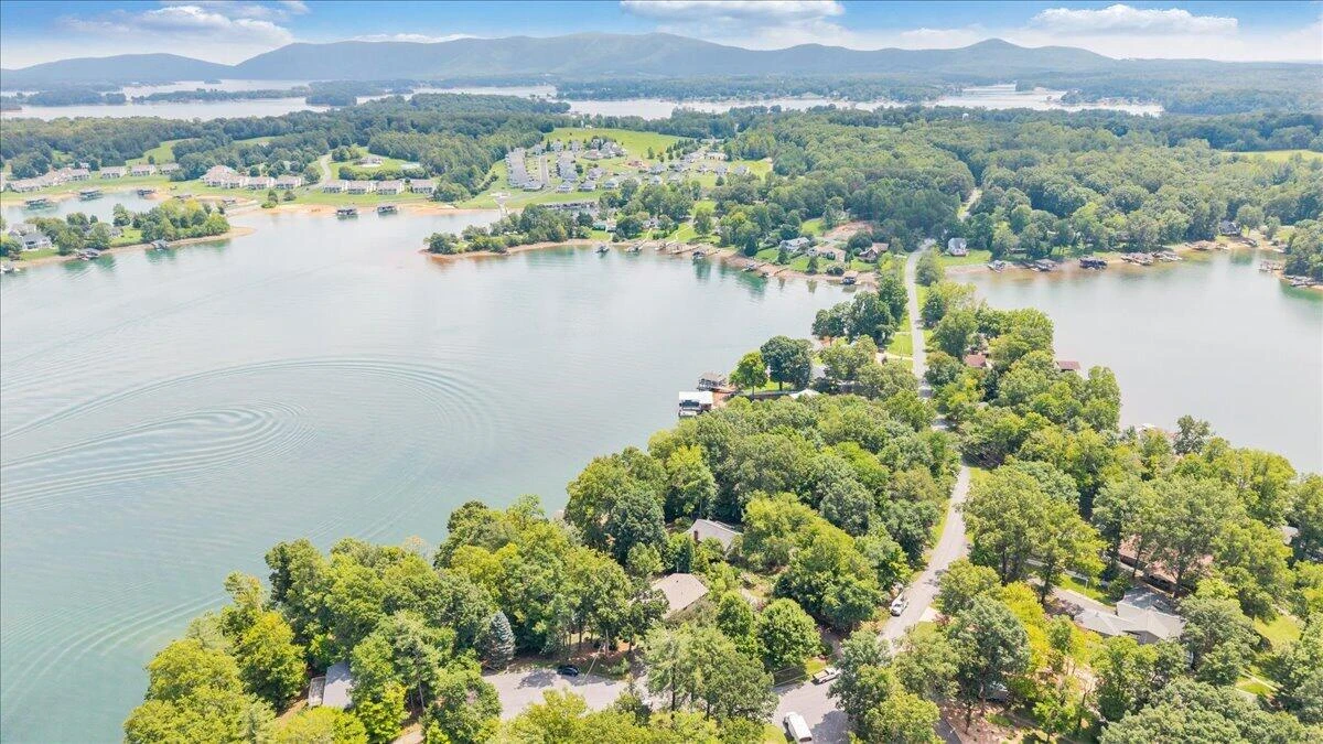 1276 Belle Isle DR - Photo 70