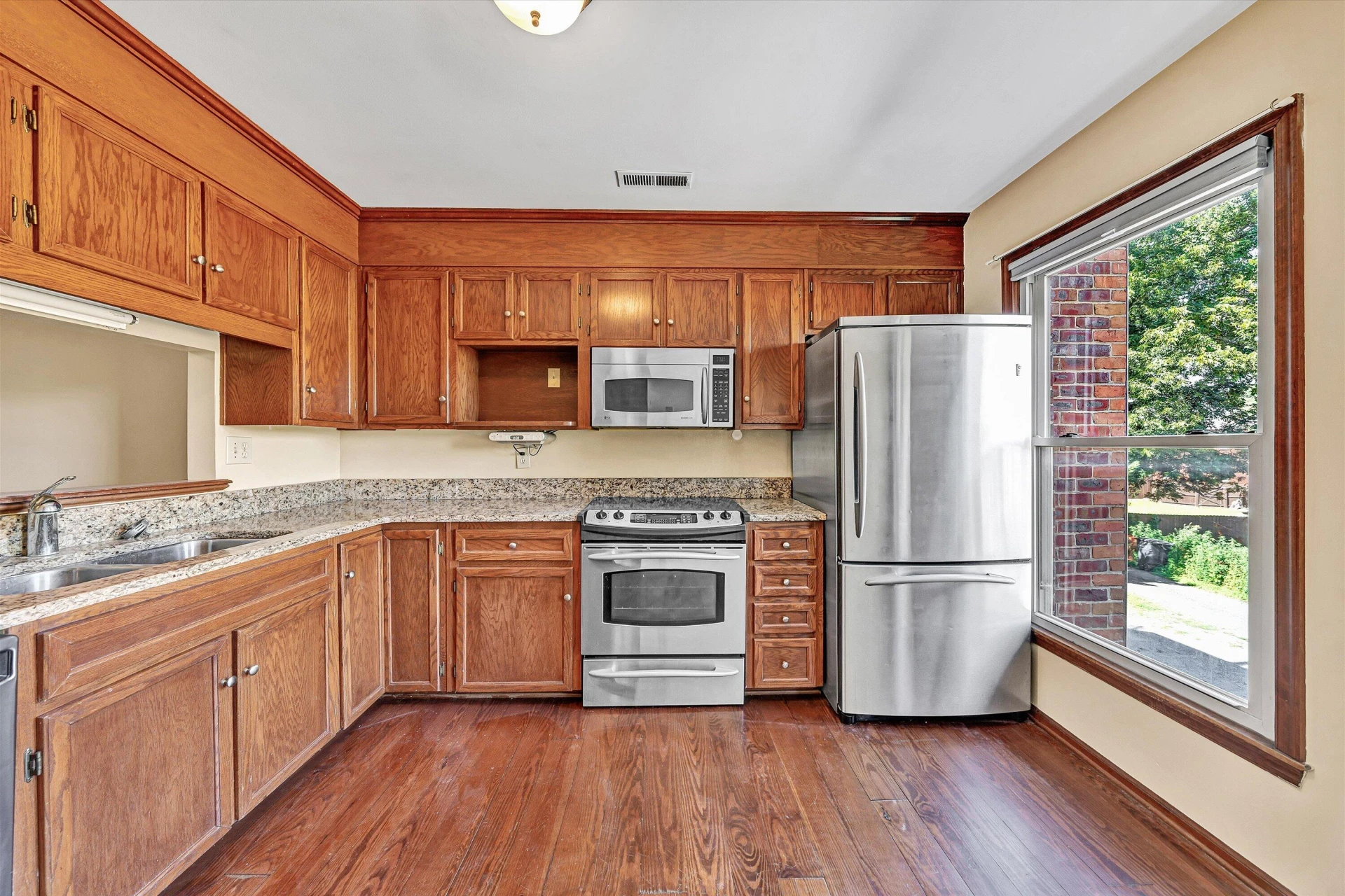 2217 Jefferson ST SW ## 2217A - Photo 10