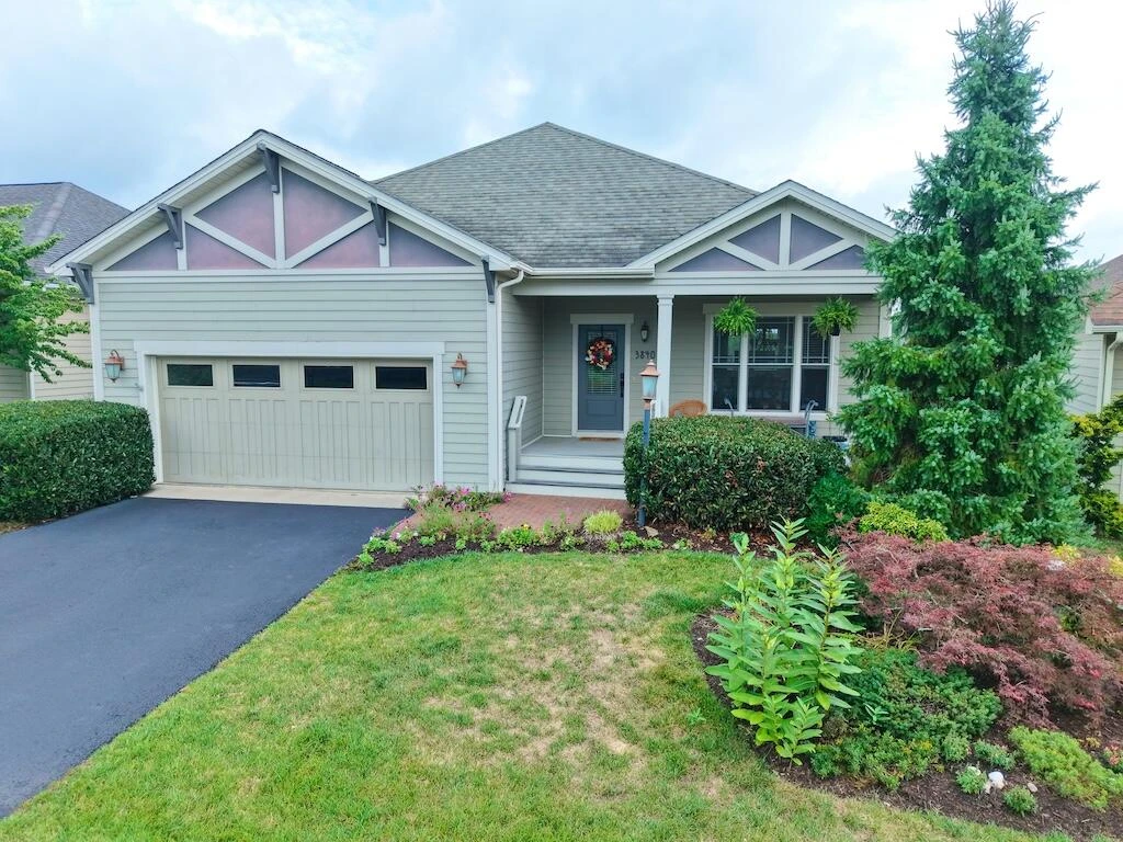 3840 Fairway View DR