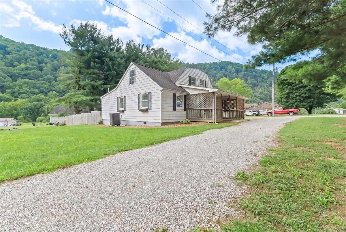 138 Weaver DR - Photo 3