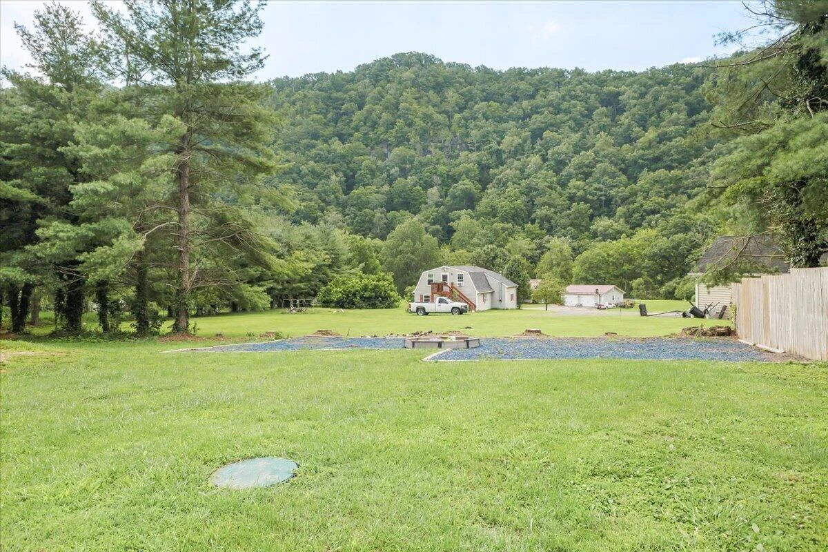138 Weaver DR - Photo 6