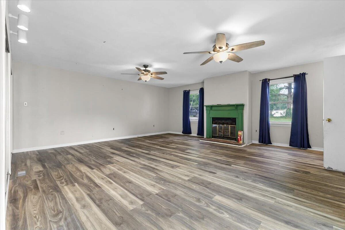 138 Weaver DR - Photo 19