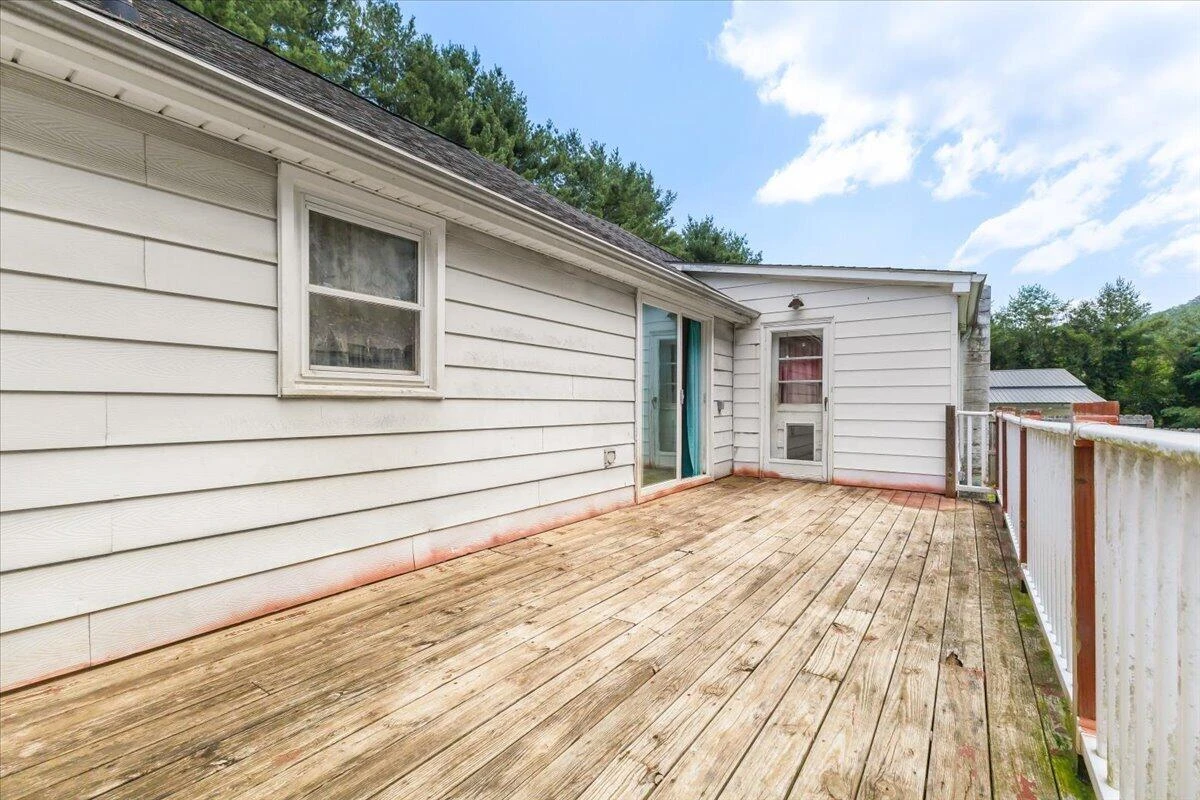 138 Weaver DR - Photo 22
