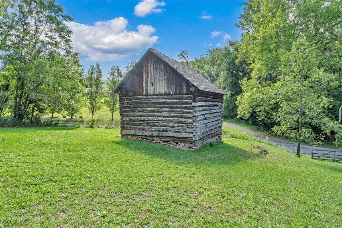 7654 Goose Creek Valley RD - Photo 15