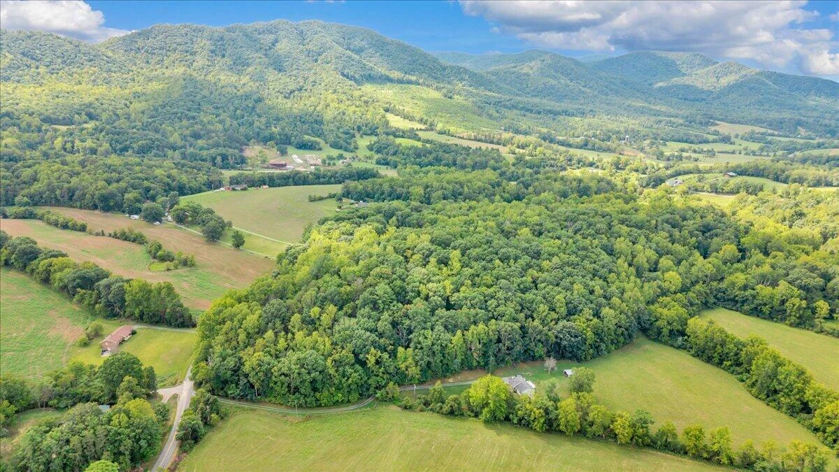 7654 Goose Creek Valley RD - Photo 20