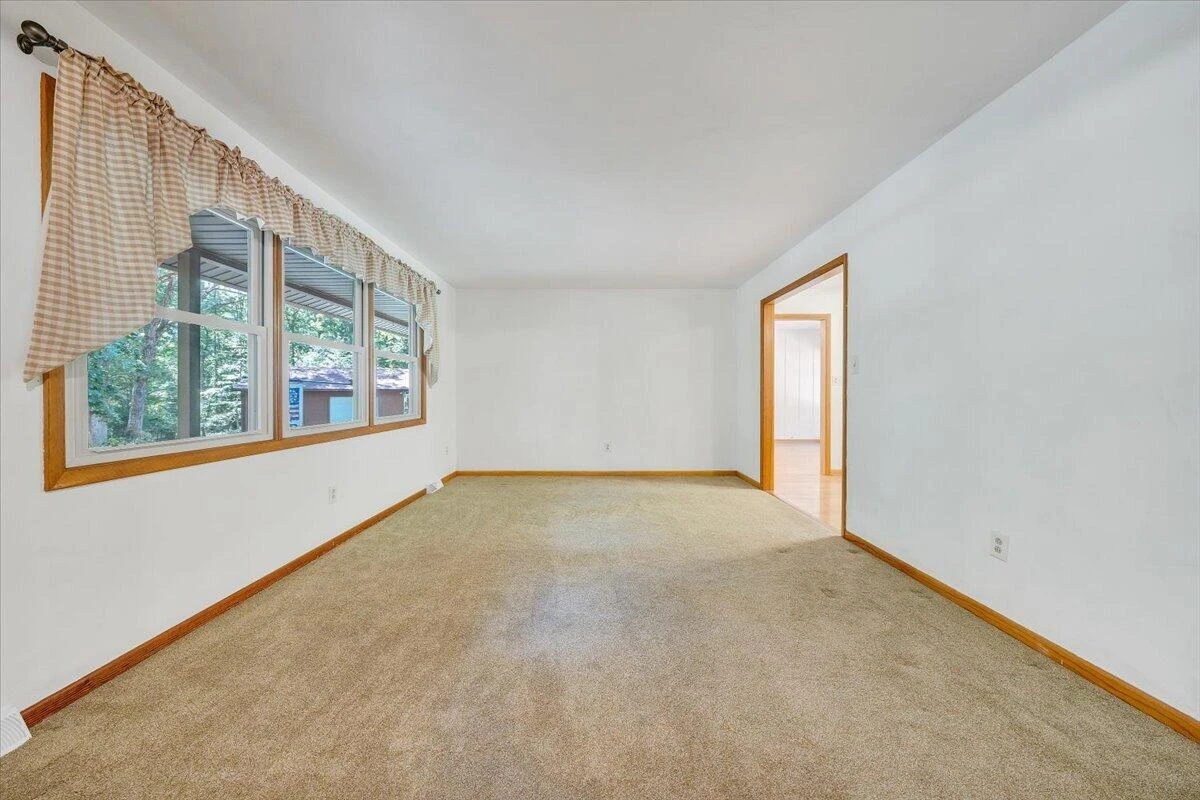 7654 Goose Creek Valley RD - Photo 32