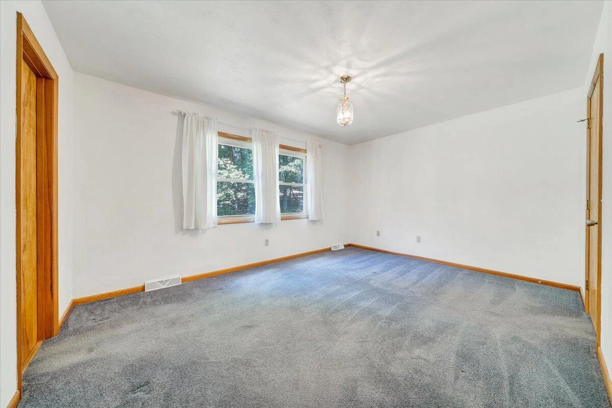 7654 Goose Creek Valley RD - Photo 47