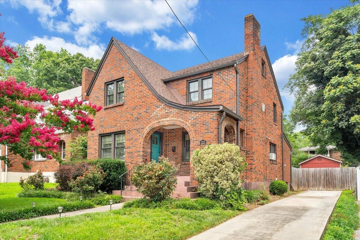 1213 Howbert AVE SW